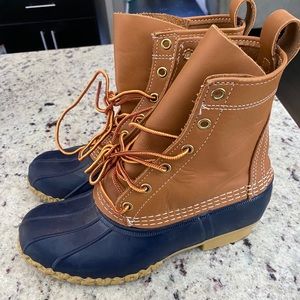 Women’s Navy Blue L.L. Bean Boots size 7